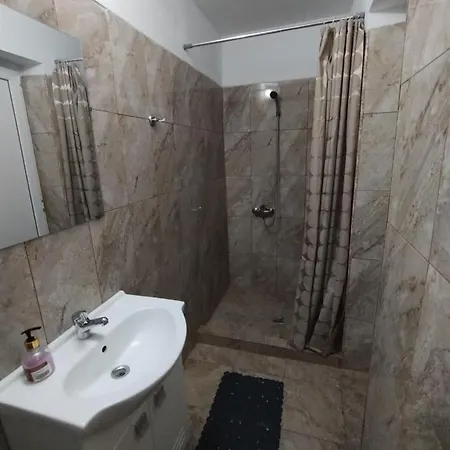 Casa Aura 1 ゲストハウス コスティネシュティ